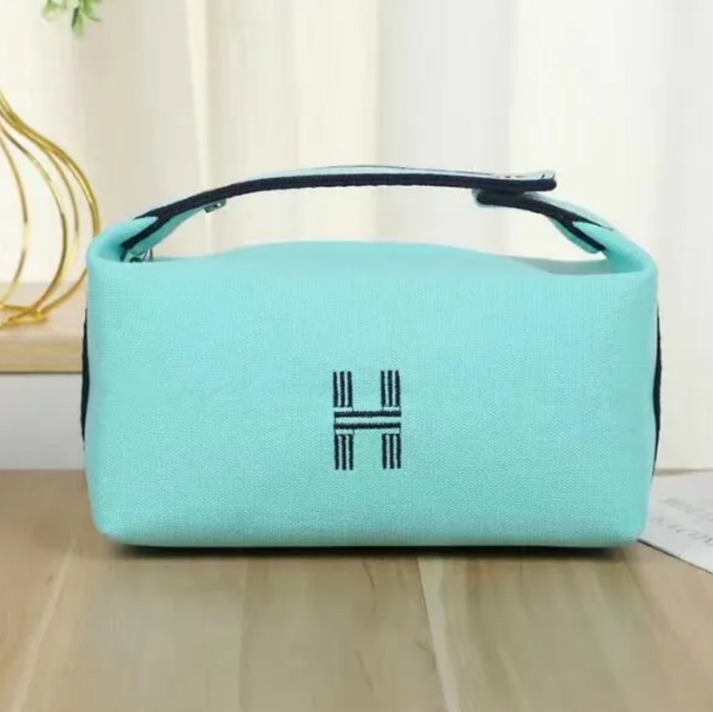 Bride à brac Canvas Makeup H initial bag Lt. blue